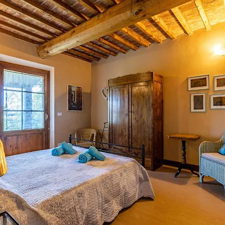 Holiday home Awesome In Volterra *