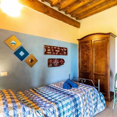 Awesome In Volterra Дом отдыха