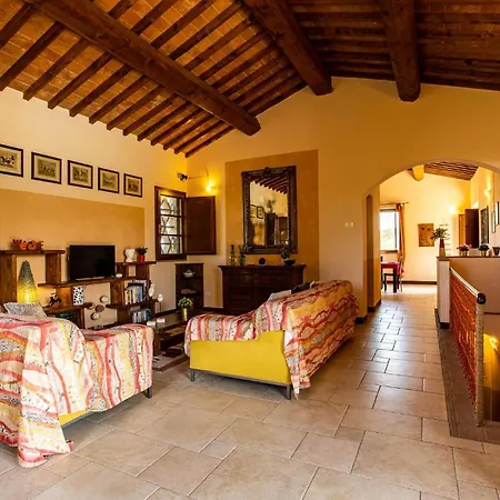 Awesome In Volterra Дом отдыха *